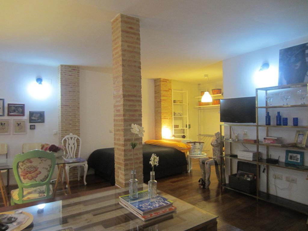 Living Valencia Studio Serranos Apartment Bilik gambar